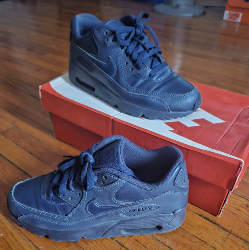 Nike Air Max 90 Youth 6.5/ Womens 8 Obsidian/Obsidian